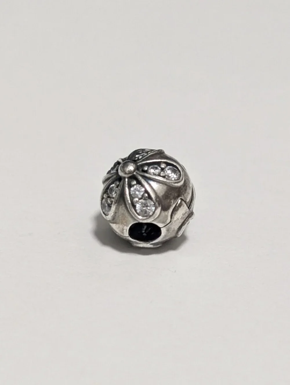 Pandora Dazzling Daisies Clip Charm Bead sterling silver 925 ALE Price is firm